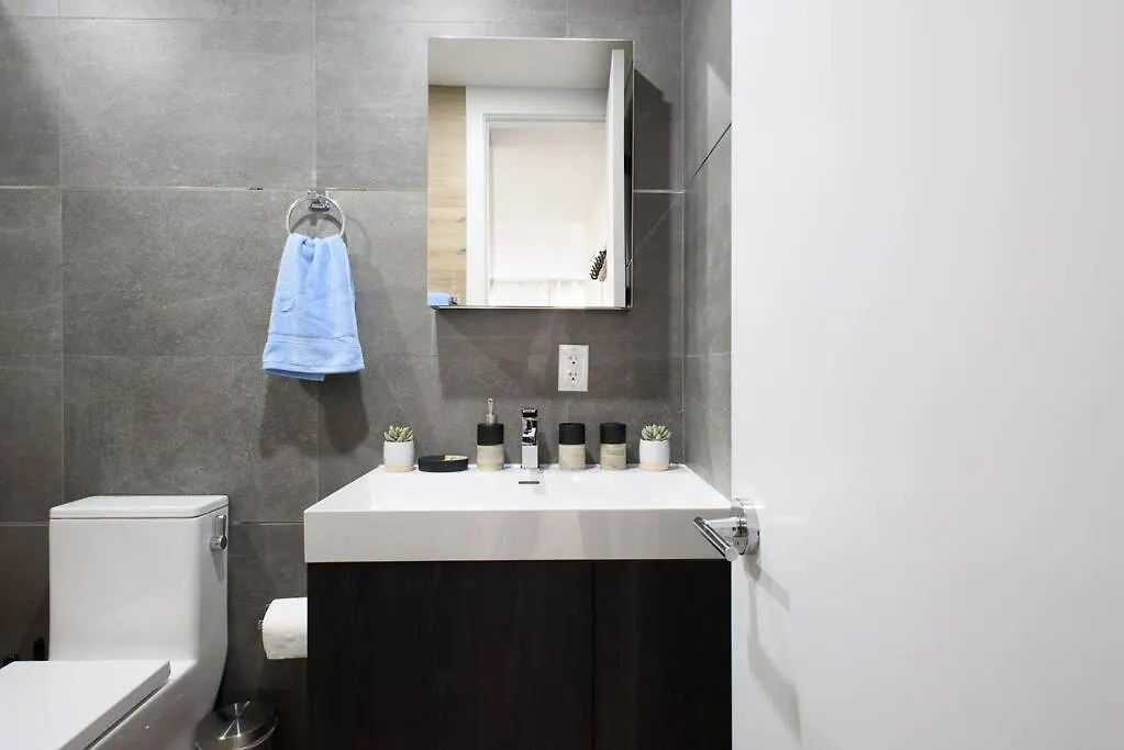 1597-8 Luxury Studio Upper East Side W&D New York USA